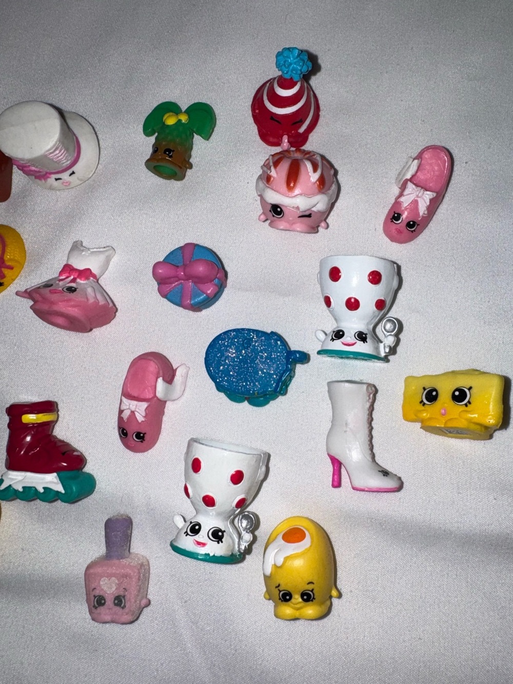 Shopkins bundle - Picture 3 of 4